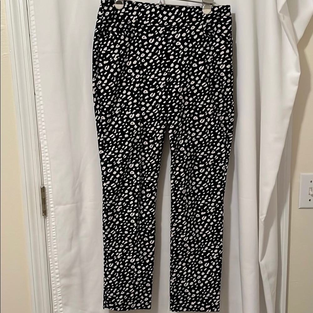 Chico's Black and White Cropped Pants